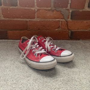 Red Converse Women’s 7 / Men’s 5